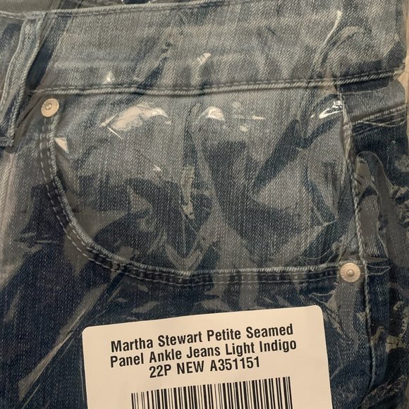 NWT MARTHA STEWART SEAMED PANEL LIGHT INDIGO ANKLE JEANS 22P - Picture 10 of 12